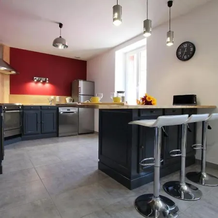 Hébergement de vacances Blesle, 4 Pièces, 6 Personnes - Fr-1-582-15 Blesle