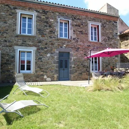 Hébergement de vacances Blesle, 4 Pièces, 6 Personnes - Fr-1-582-15 *