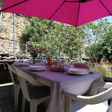 Hébergement de vacances Blesle, 4 Pièces, 6 Personnes - Fr-1-582-15 *